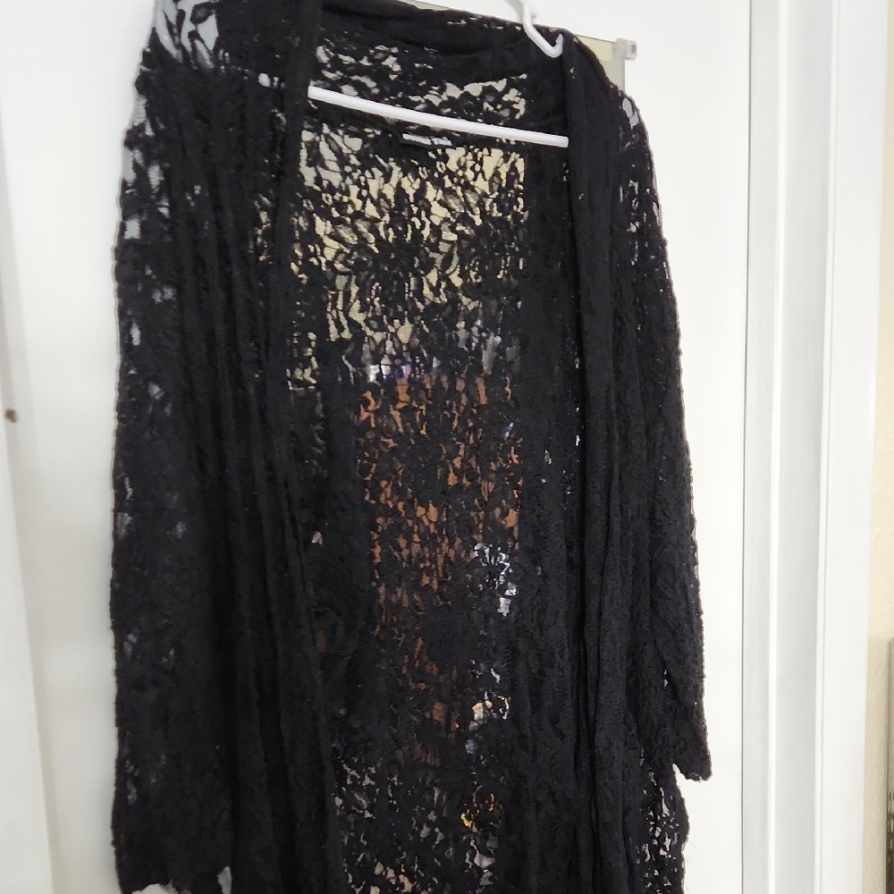 Elegant Black Lace Cardigan - Picture 4 of 4
